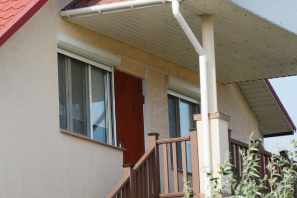 Vorbaurollladen in Fassade eingelassen Vorbaurollladen in Fassade eingelassen