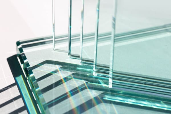 Glasscheiben die für Fenstersanierung mit neuen Vorsatzscheiben in Frage kommen.