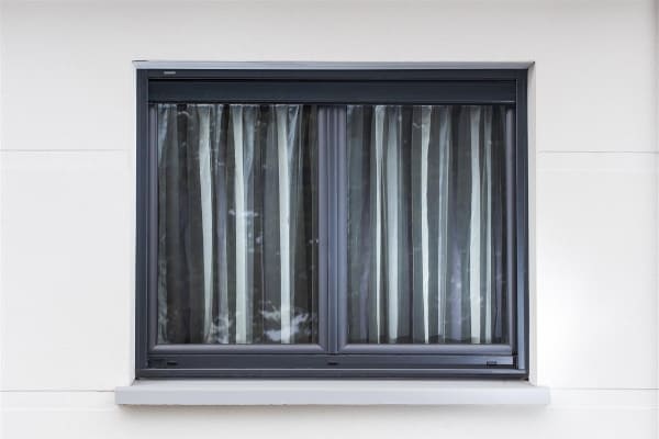 Kunststoff anthrazit ist ein hochwertiger Werkstoff für Fensterrahmen