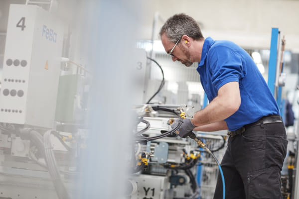 FeBa Balkontür wird ab Werk eingestellt.