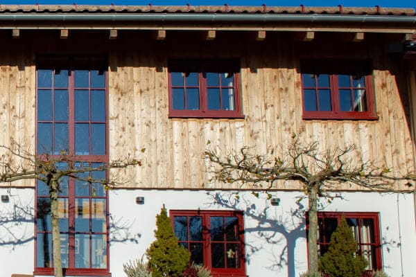 Energiesparen geht auch mit roten Fenstern