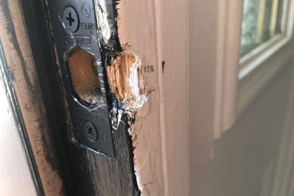 Alte Haustuere auswechseln