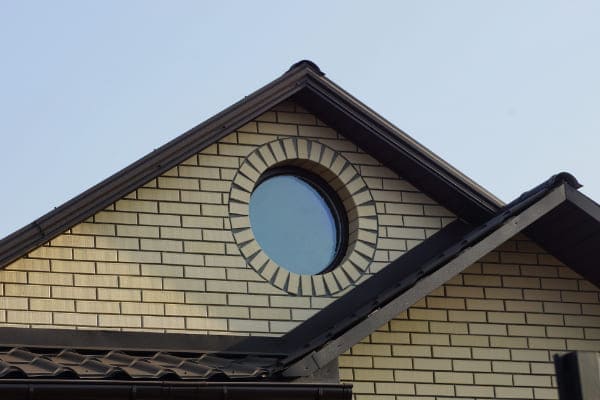 Montage von Giebelfenster rund