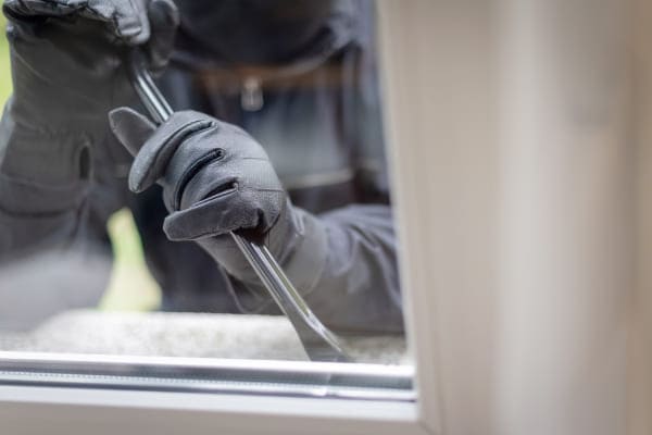 Einbruchversuch schlägt fehl bei hochwertigem Fenster