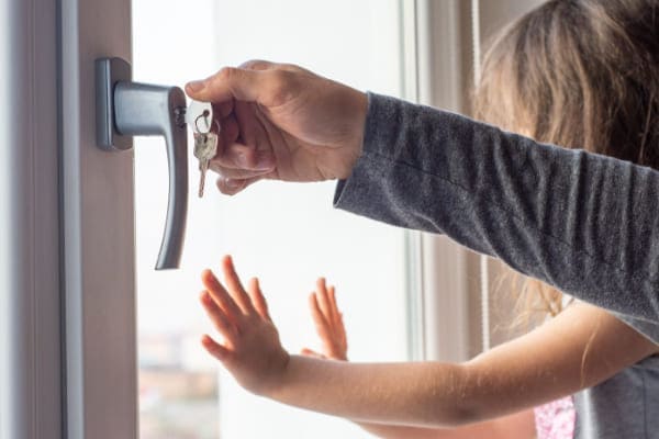 Investition in Einbruchsicherung ist sehr wichtig, deswegen wir ein Abschließbarer Fenstergriff gezeigt. Investition in Einbruchsicherung ist sehr wichtig, deswegen wir ein Abschließbarer Fenstergriff gezeigt.