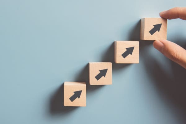 Die Vorteile von Alu Nebeneingangstüren werden präsentiert
