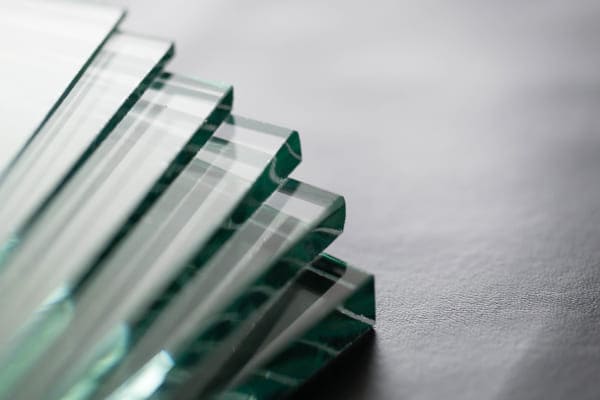 Schallschutzglas beeinflusst die Dicke der einzelnen Scheiben.