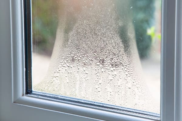 Kaltluftsee tritt um unteren Bereich des Fensters auf. Kaltluftsee tritt um unteren Bereich des Fensters auf.