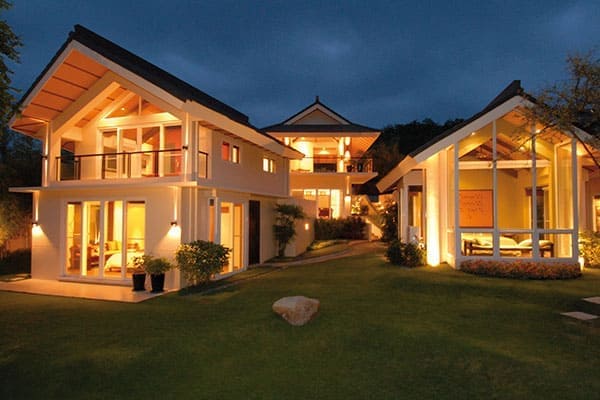 Fenster mit Oberlicht als Blickfang