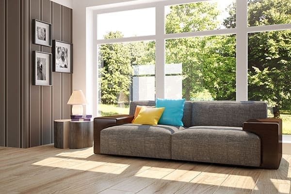 Wohnzimmer mit großer Brandschutzfenster-Front Wohnzimmer mit großer Brandschutzfenster-Front