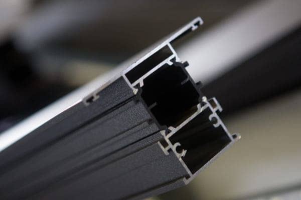 Querschnitt eines Aluminium Profils für Balkontüren.