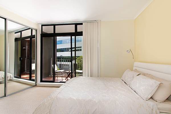 Dreiflügeligen Balkontüren diese gibt es im Schalfzimmer