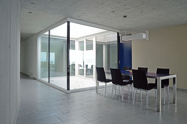 Büroraum mit Eckfenster