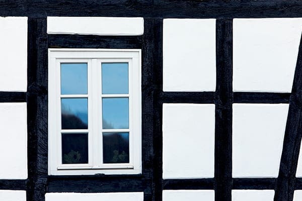Kunststofffenster von außen gesehen in einem Fachwerkhaus. Kunststofffenster von außen gesehen in einem Fachwerkhaus.