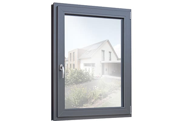 FeBa Fenster mit Wasserbild von einem Haus in der Fensterscheibe.