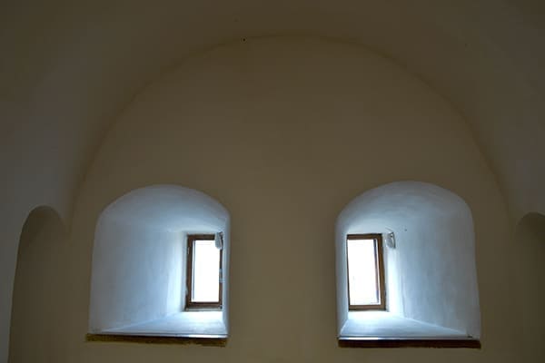 Gewölbekeller mit kleinen Fenstern. Gewölbekeller mit kleinen Fenstern.