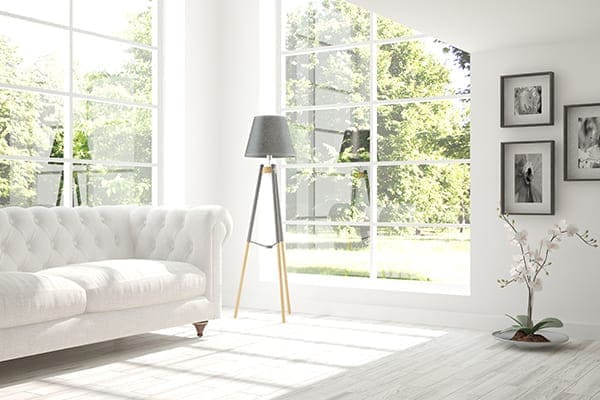 Sprossenfenster in modernem Haus