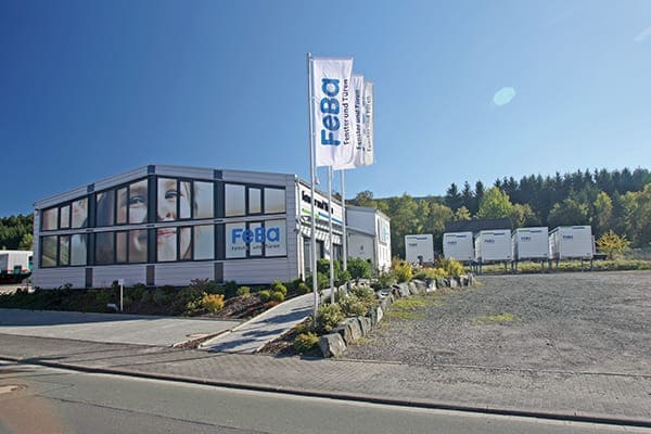 FeBa Fensterbau Kompetenzzentrum von außen gesehen. FeBa Fensterbau Kompetenzzentrum von außen gesehen.