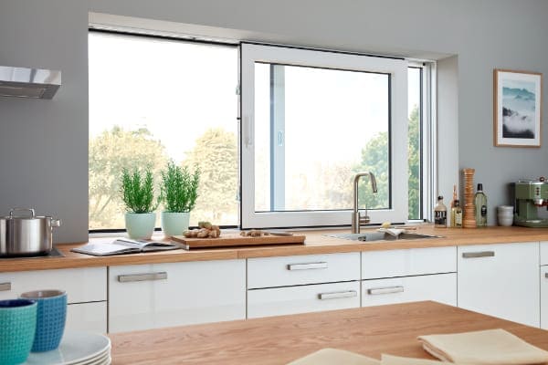 Vertikale Schwingflügelfenster