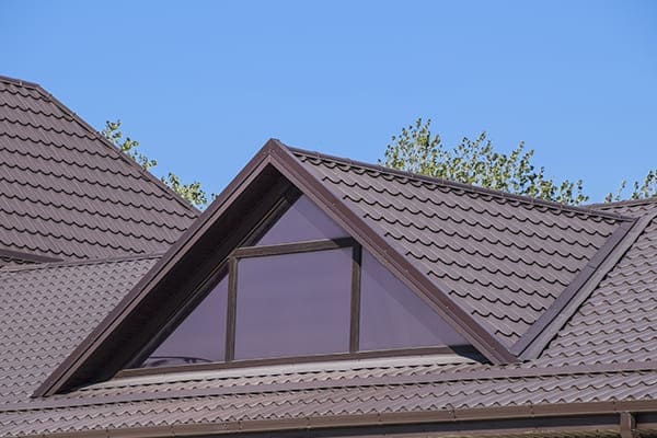 Schrägfenster im Dachgeschoss von außen gesehen