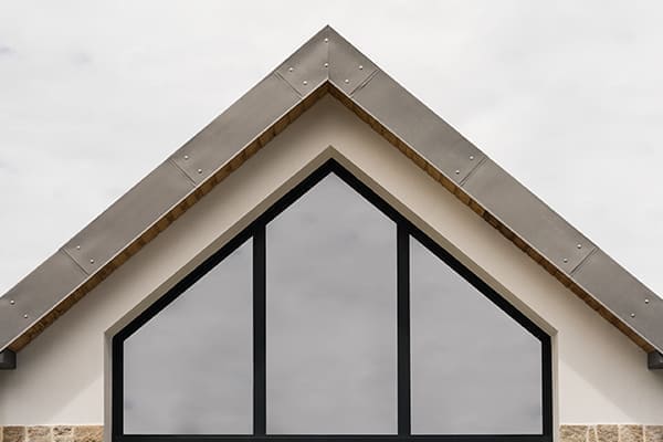 Trapezfenster von außen