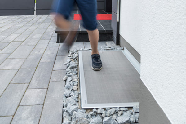 Trittfeste Lichtschachtabdeckung mit Insektenschutz