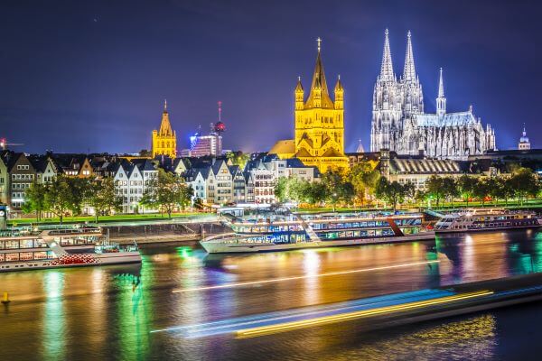 Köln Fenster bei Nacht